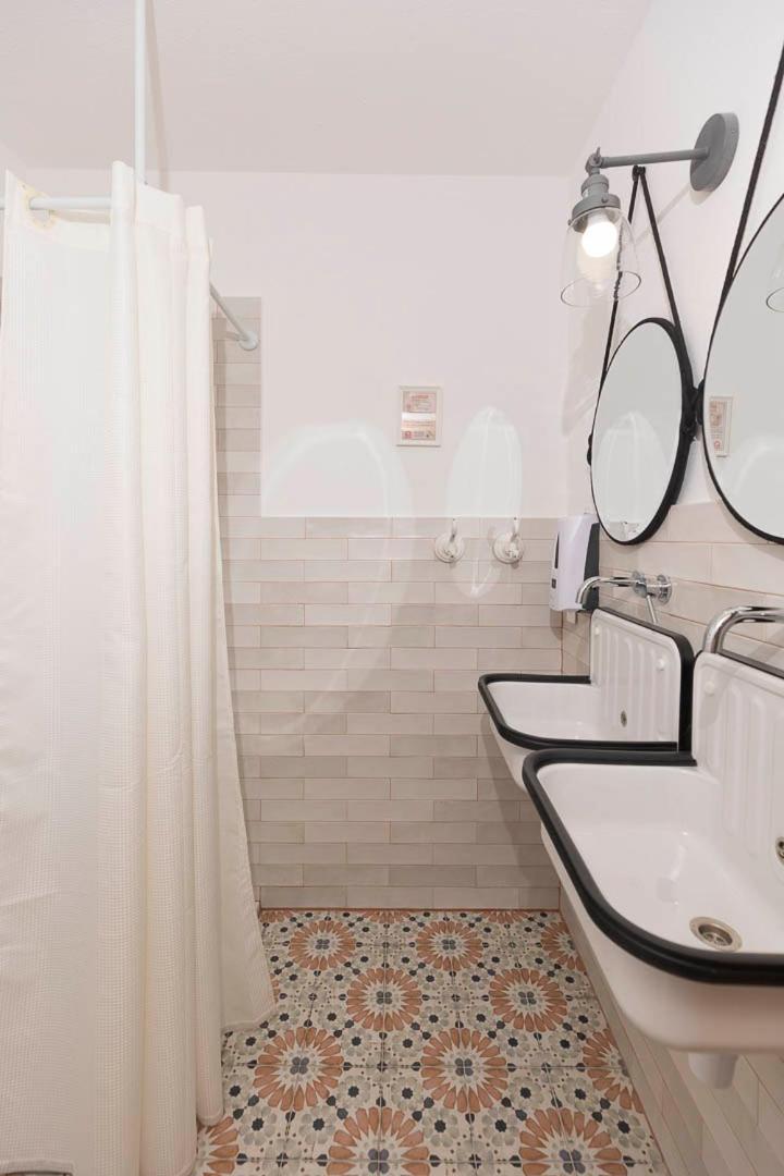 Corsica Hostel Porto-Vecchio, Partie Dortoirs エクステリア 写真